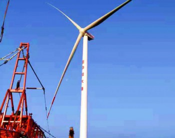 大唐广元何家山10.2万千瓦风电项目首台风机成功吊装