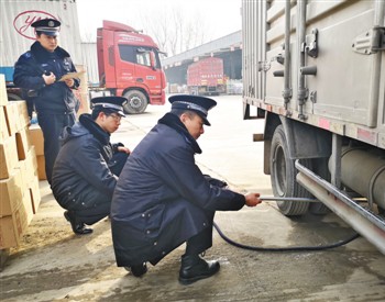 <em>北京环保</em>部门：今年将把柴油货车治理作为重中之重