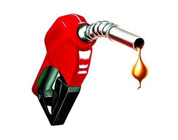 <em>国内油价</em>年内迎来第六涨 汽油每吨上调155元