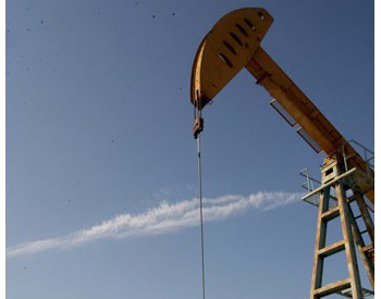 新疆油田油气实现生产时间、任务“双过半”