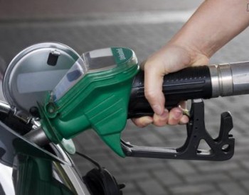 发改委：国内汽、柴油价格每吨分别提高115元和105元