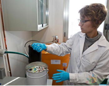 让含<em>VOCs</em>的塑料变得可回收 研究人员利用蒸汽去除气味