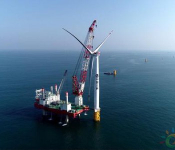 三峡集团在粤首个海上风电项目<em>首批机组</em>并网发电