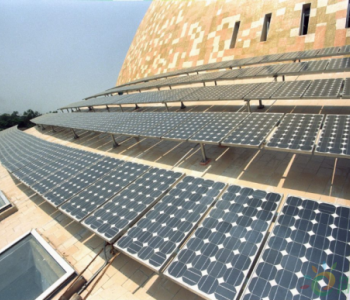 独家翻译 | 太阳能发电成本降至2.5卢比/kWh！印度和德国银行启动屋顶<em>太阳能计划</em>