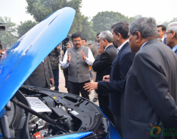 独家翻译 | <em>印度石油部长</em>呼吁发展氢燃料电池