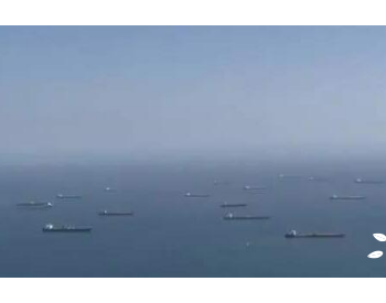 30多艘万<em>吨油</em>轮漂泊美国海域 2000万桶石油无处可放