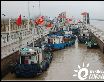 江苏联通开通首个<em>海上风电平台基站</em>，成为黄海海域的“联通航标”