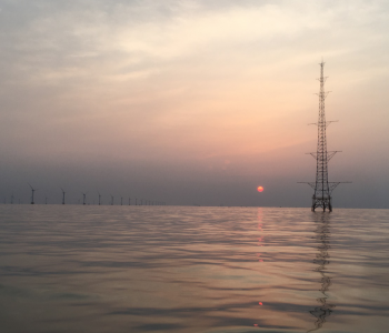江苏联通开通首个<em>海上风电平台</em>基站，成为黄海海域的“联通航标”