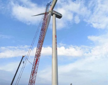 河南新安古都风电场项目首台风机吊装成功！
