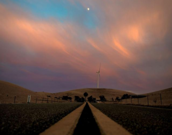 美国部分媒体和某些专家把加州的大停电归咎于<em>间歇性</em>的太阳能光伏