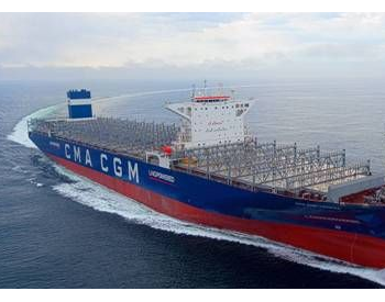 <em>韩国船厂</em>交付全球首艘LNG动力超大型集装箱船