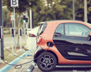 <em>电池价格</em>下跌速度比预期要快 电动汽车时代正提前到来？