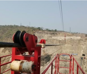 <em>刚果（金）</em>布桑加水电站大坝工程20吨缆机投入运行