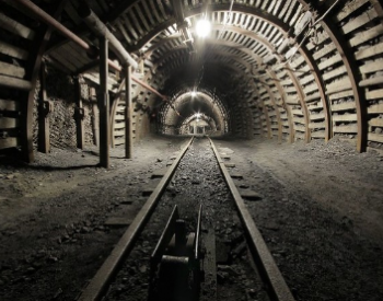 波兰政府与工会同意在2049年之前逐步淘汰<em>煤矿开采</em>