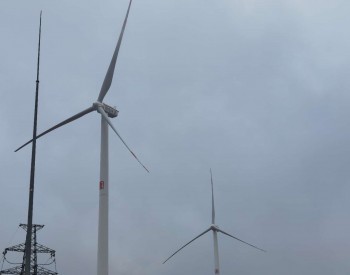 大唐<em>凉山</em>乌科梁子（130MW）风电项目首台风机并网成功