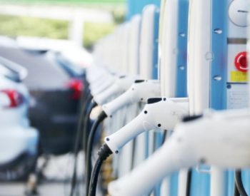 安徽合肥：换电与充电互补发展为新能源汽车“续航”