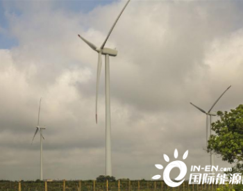 河南<em>商城县</em>肖坳500MW风电场项目首台机组吊装完成
