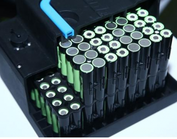 <em>固态电池</em>即将商用，其他动力电池新技术进展如何？