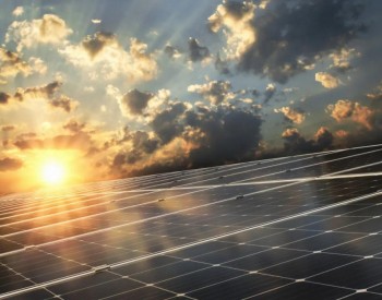 中國光伏二十年，膽大的首富全都破了產(chǎn)，膽小的熬到最后都是王