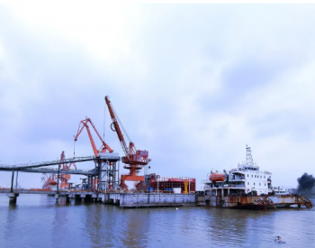 国家电投湛江<em>徐闻</em>项目第二回220kV大长度、大截面海缆在亨通港务码头成功交付