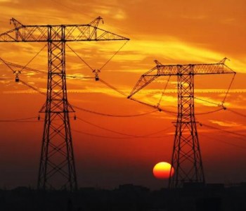 国家能源局：截至5月底<em>全国发电装机容量</em>已达22.4亿千瓦