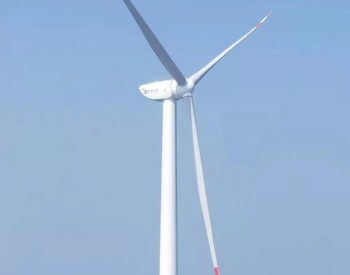 江苏<em>大丰</em>H8-2#300兆瓦海上风电项目完成首台6.45兆瓦风机吊装