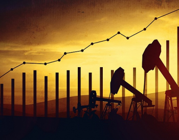 欧佩克+对产量决定悬而未决 原油期货大幅<em>收涨</em>创两年多新高