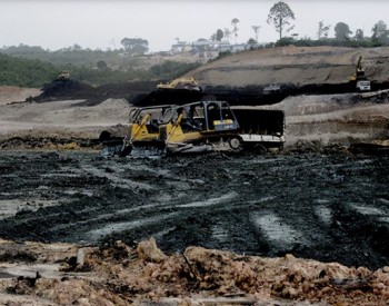中国大量煤炭进口，致<em>印尼煤炭</em>基准价格近10年最高