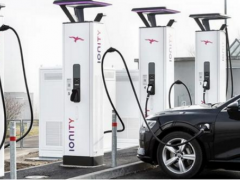 特斯拉年底将向其他电动汽车开放<em>超级充电站</em>