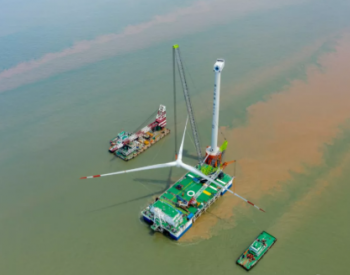 首台<em>中国海装</em>6.2MW试验风机吊装完成！
