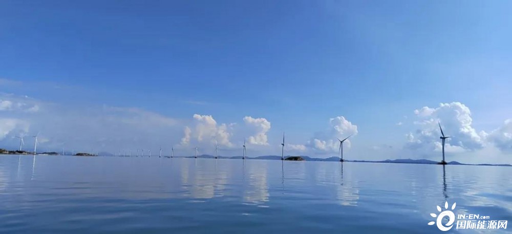 中国海装首个批量6.2MW海上机型风电场完成全部机组吊装