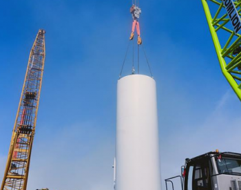 四川金陽依達風電項目首套塔筒順利吊裝！