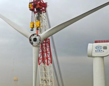 <em>浙江玉环</em>一期海上风电项目首台机组完成整体吊装