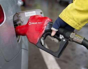 Omicron封锁担忧缓解，油价飙升5%创三个半月来最大<em>涨幅</em>