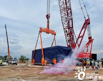 马来西亚景兴纸业热电站燃气轮机吊装就位