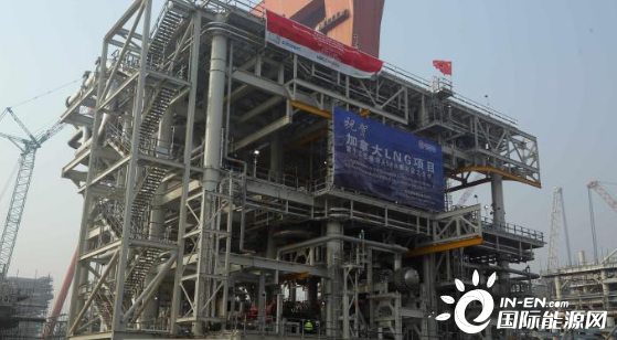 全球首例一体化建造LNG工厂首个核心工艺模块在青岛完工交付