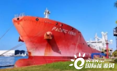江苏南通船厂建造！全球首艘碳中和乙烯船抵达高雄港