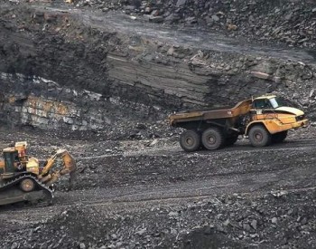 俄罗斯一煤矿发生险情 128名矿工全部<em>疏散</em>至地面