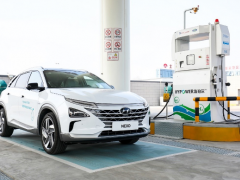 为“零碳”氢之旅“打call”，现代氢燃料电池车公开道路测试启程