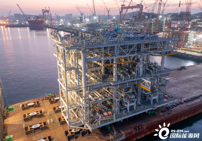 全球首例一体化建造LNG工厂首个核心工艺模块顺利启航