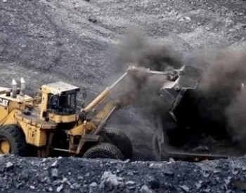 <em>内蒙古涉煤腐败案</em>：老子在前台批煤，儿女在后头捞钱