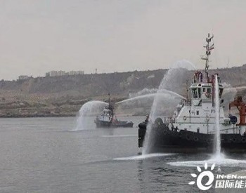 一艘中国油轮波斯湾起火17名船员获救