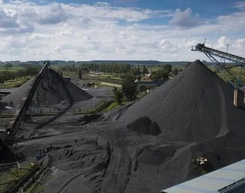 乌克兰战争加剧供应担忧 <em>纽卡斯尔港基准动力煤价格</em>飙涨46%