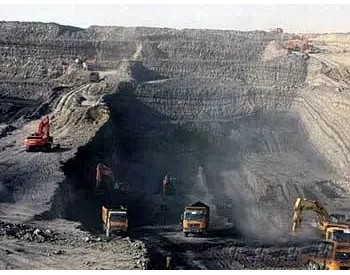 截至2021年底新疆共有生<em>产煤</em>矿64处、产能24054万吨/年