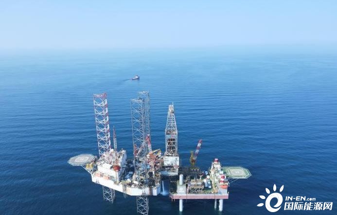 海洋边际油田开发迎突破 中国首座海上可移动自升式井口平台投产