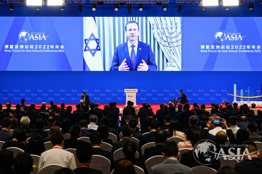 以色列总统赫尔佐格：只有团结起来通力协作才能解决全球性的问题