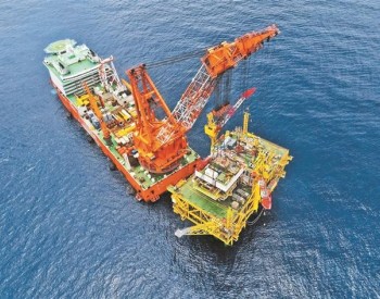 “<em>海基一号</em>”完成海上安装 刷新我国海上单体原油生产平台重量纪录