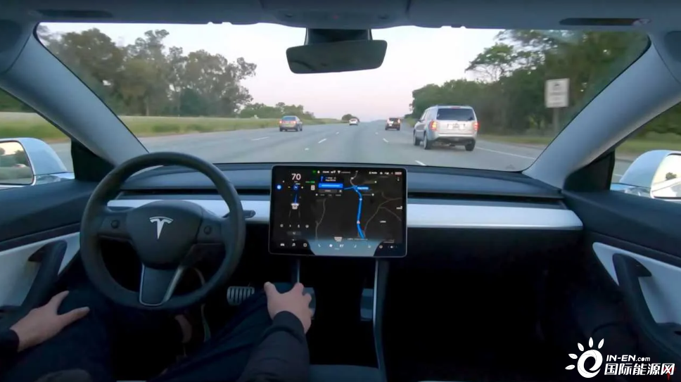 Маск: Tesla Autopilot FSD Beta 10.13 будет поддерживать движение по дорогам без картографических данных