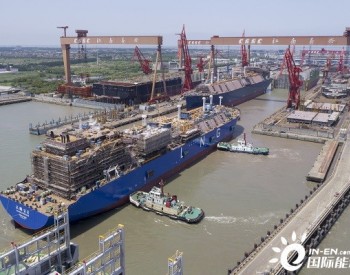 广东省深圳市属国企第一艘<em>LNG运输船</em>顺利出坞下水
