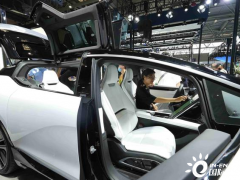 新能源汽车吸引力大增 重庆车展上一些消费者临时